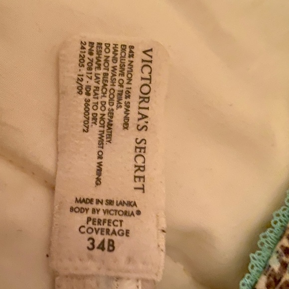 Victoria Secret Bra's - Picture 5 of 7